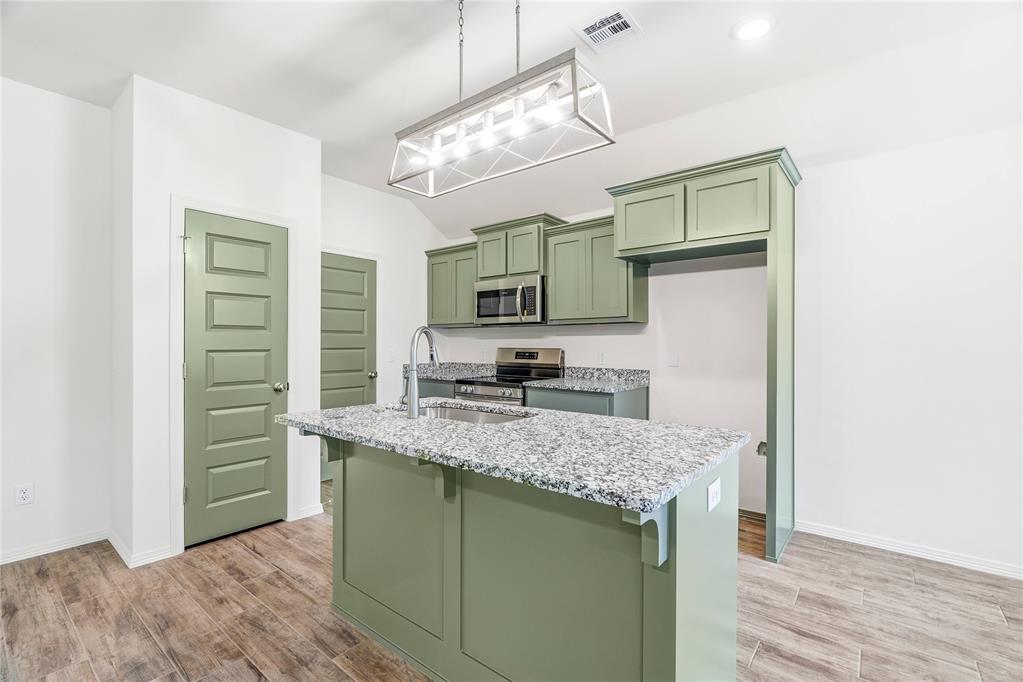 4656 Lincoln Landing Property Photo 10