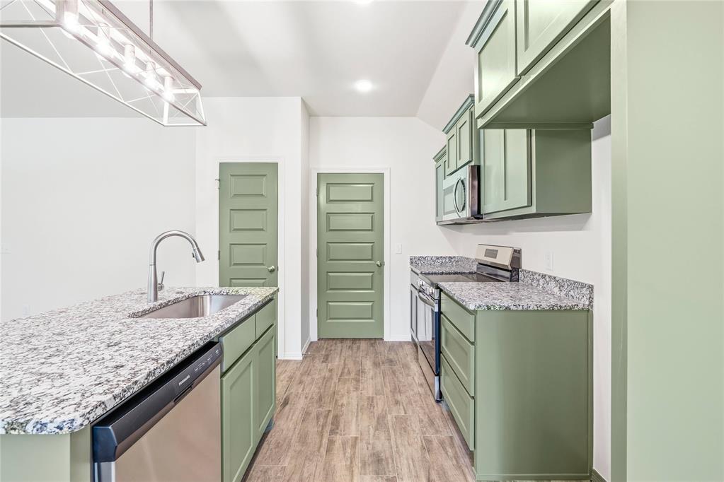 4656 Lincoln Landing Property Photo 13