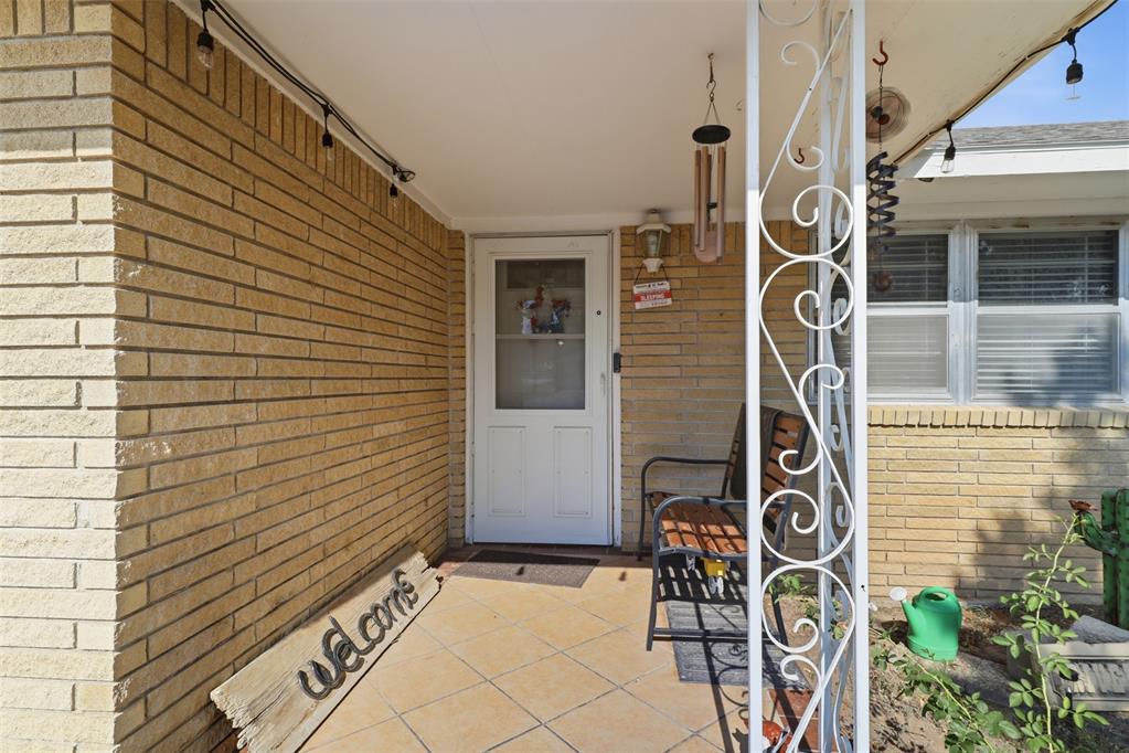 1105 N Canyon Street Property Photo 4