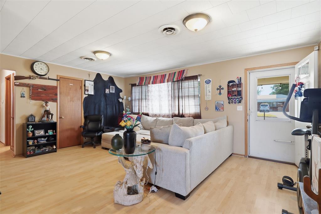 1105 N Canyon Street Property Photo 7