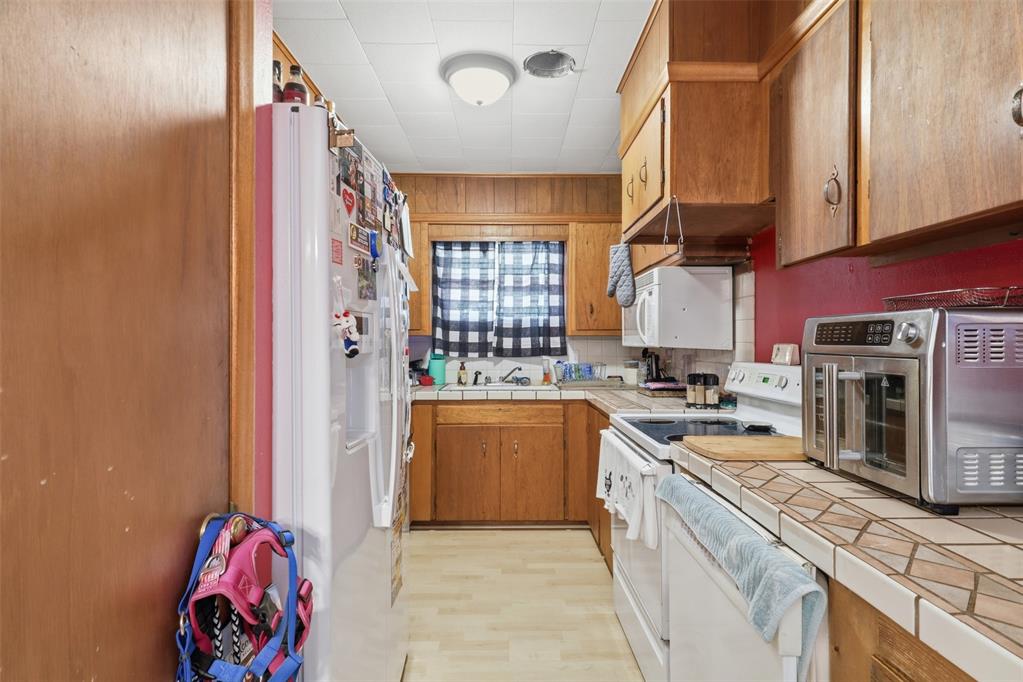 1105 N Canyon Street Property Photo 11
