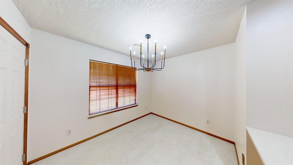 704 Sw 113th Street Property Photo 8
