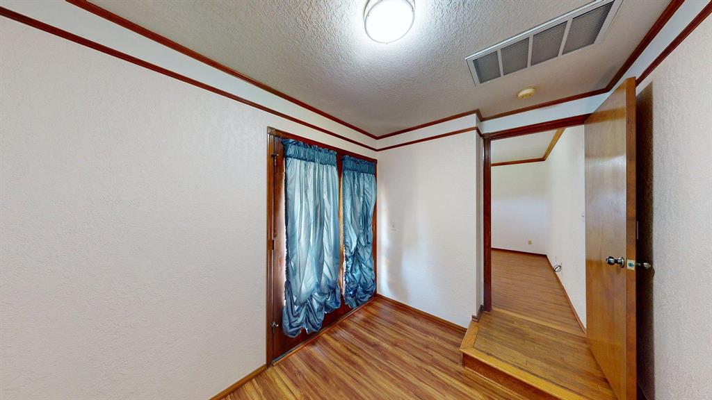 704 Sw 113th Street Property Photo 15