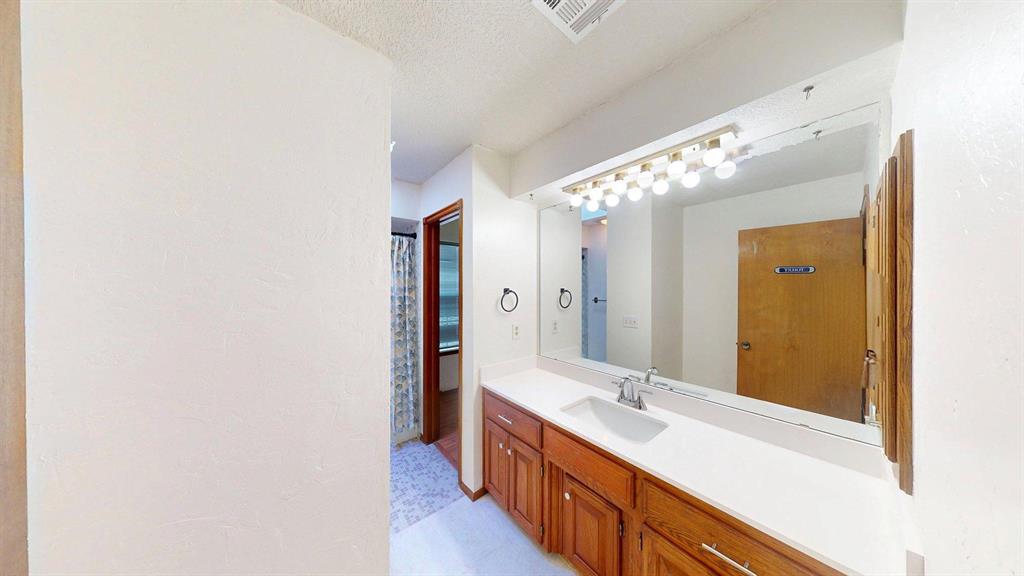704 Sw 113th Street Property Photo 24
