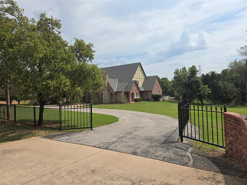 2800 E Hefner Road Property Photo 1