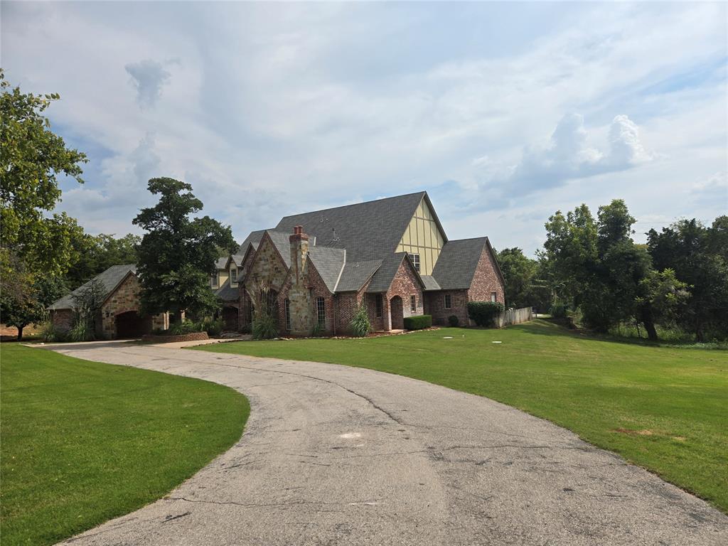 2800 E Hefner Road Property Photo 2