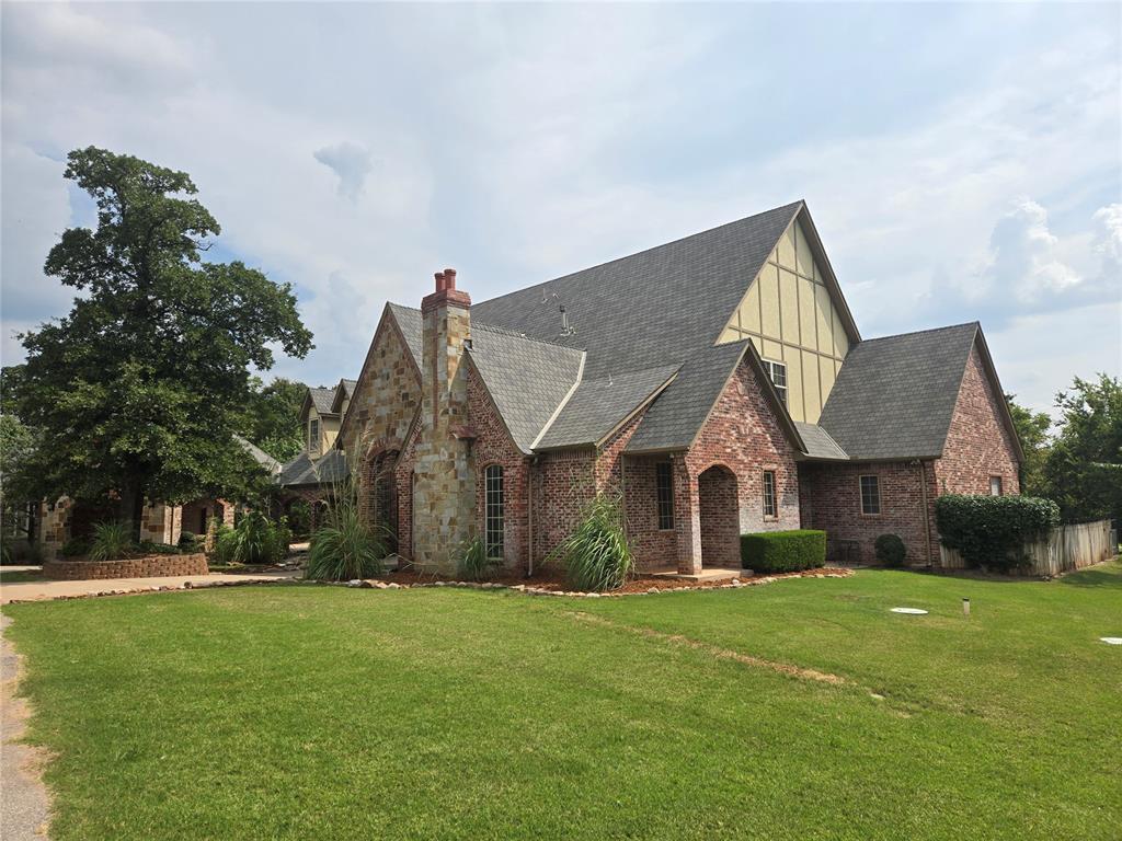 2800 E Hefner Road Property Photo 3