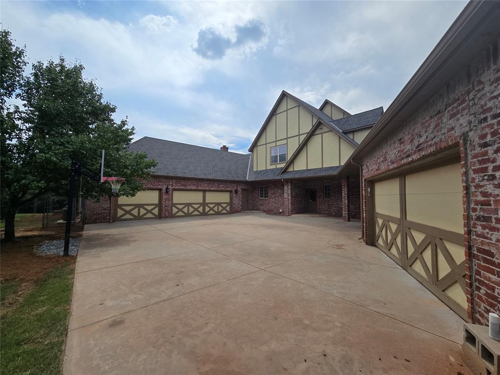 2800 E Hefner Road Property Photo 11