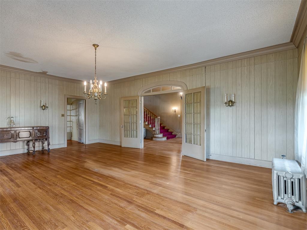701 E Noble Avenue Property Photo 7