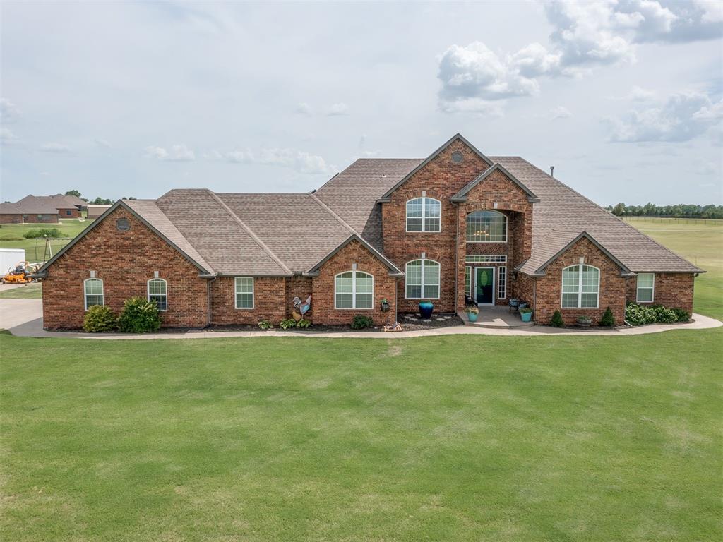 921 Hannah Dr Property Photo 1