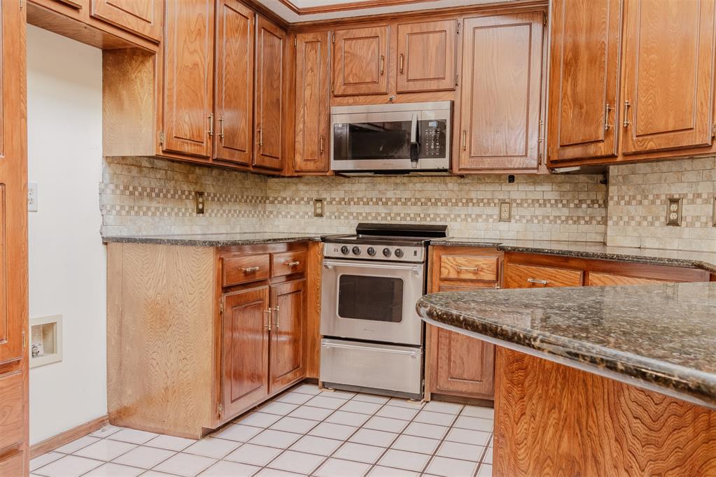 9809 S Brookline Avenue Property Photo 6