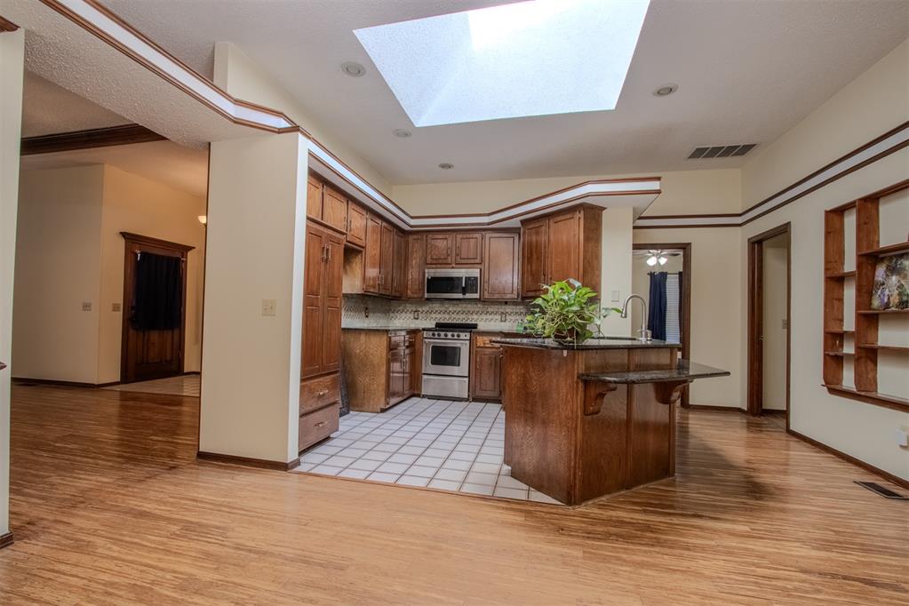 9809 S Brookline Avenue Property Photo 8