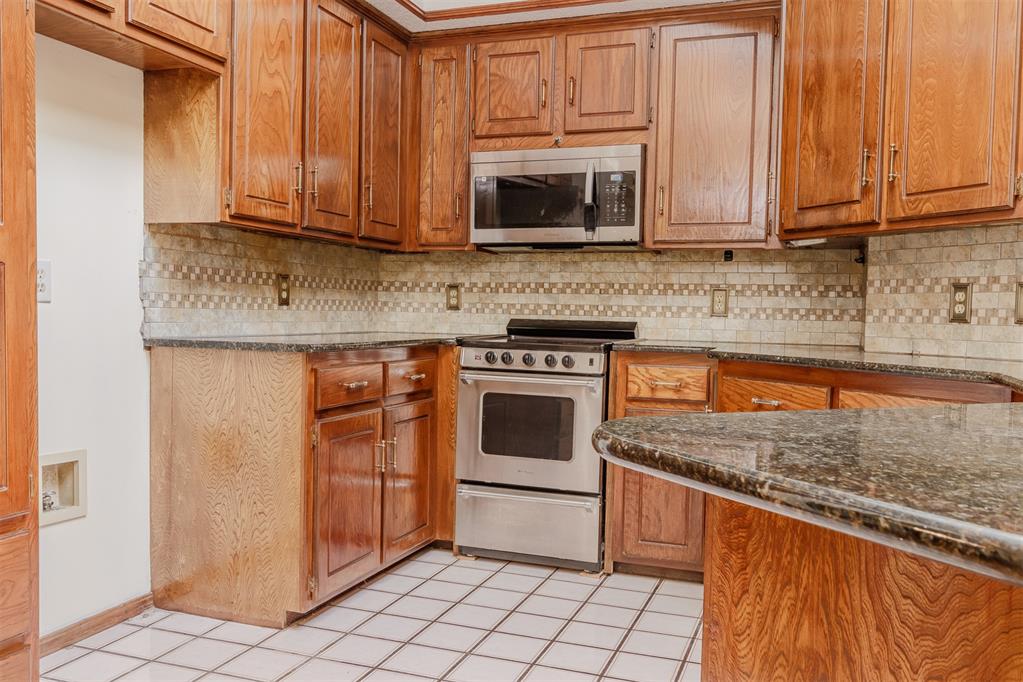 9809 S Brookline Avenue Property Photo 10
