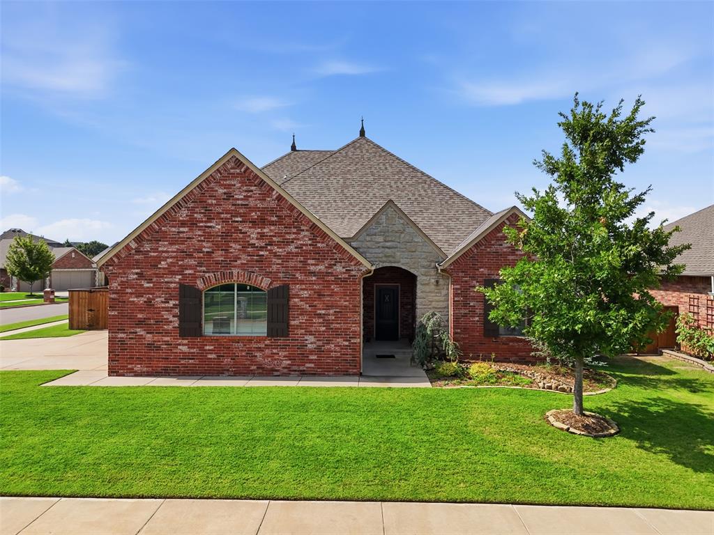 13608 Cobblestone Curve Road Property Photo 6