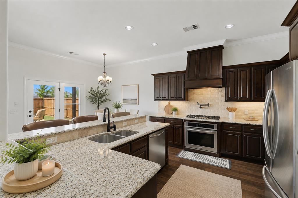 13608 Cobblestone Curve Road Property Photo 8