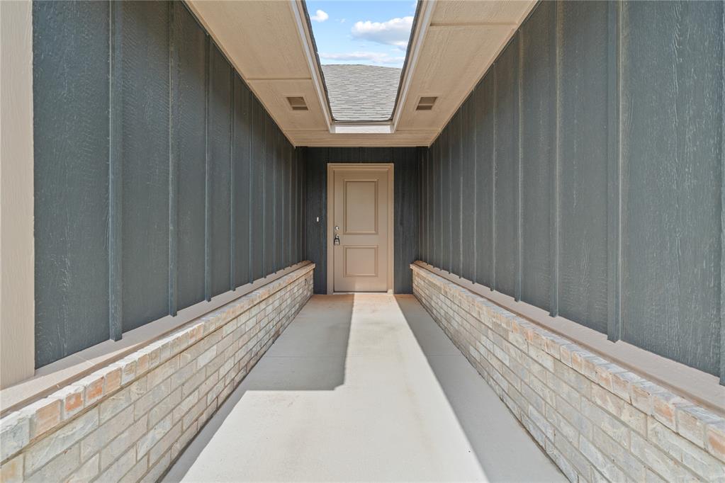 4640 Lincoln Landing Property Photo 6