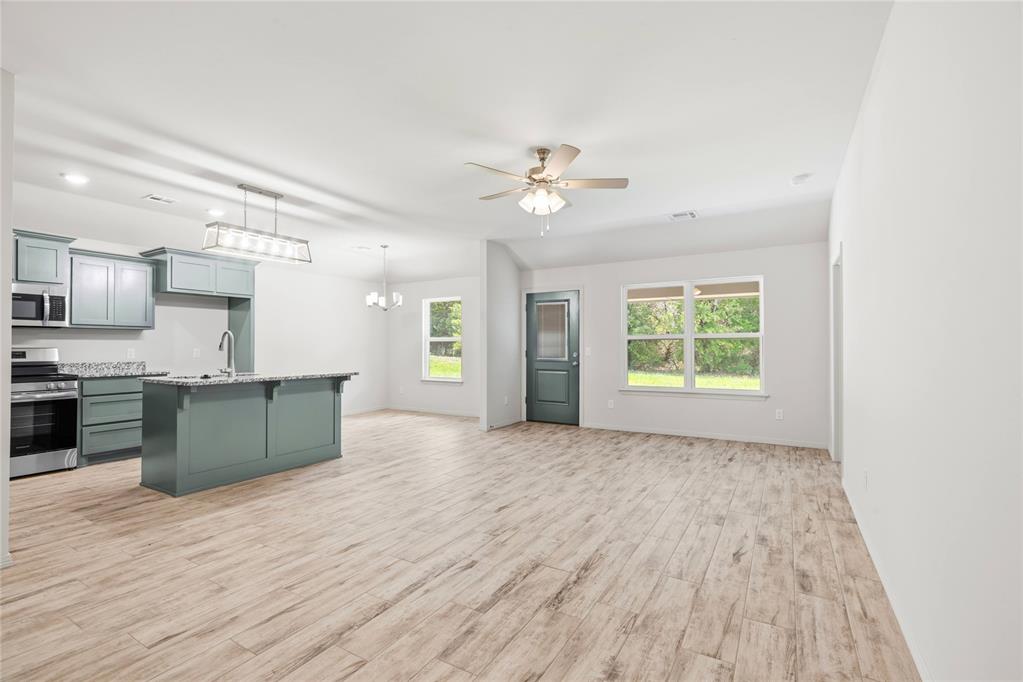 4640 Lincoln Landing Property Photo 8