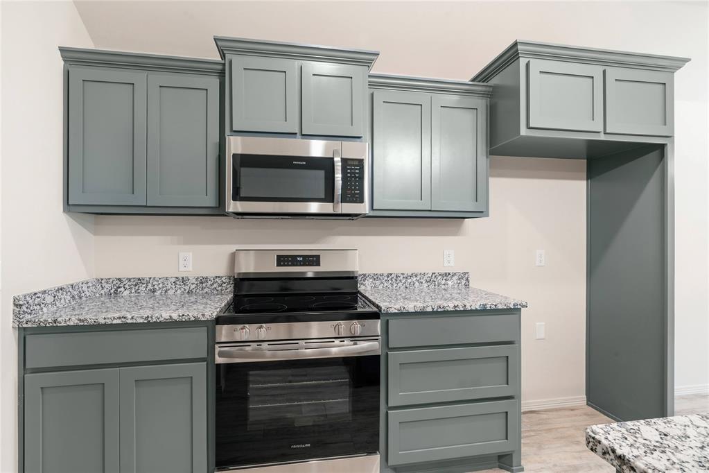 4640 Lincoln Landing Property Photo 12