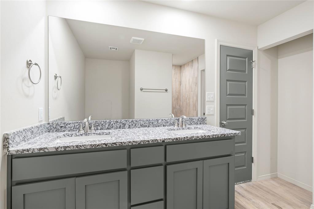4640 Lincoln Landing Property Photo 15