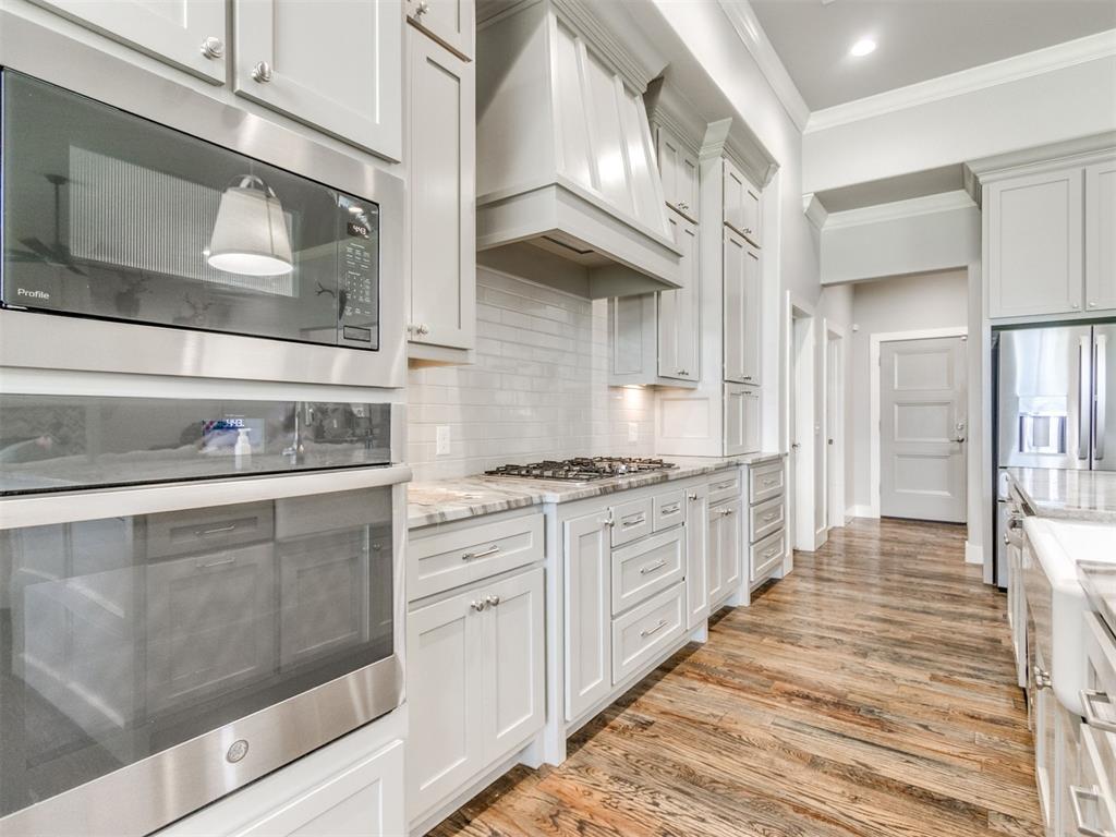 4304 Bridge Wood Lane Property Photo 6