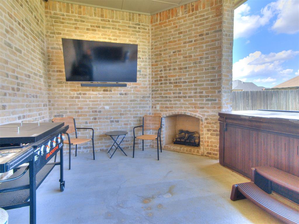 4304 Bridge Wood Lane Property Photo 34