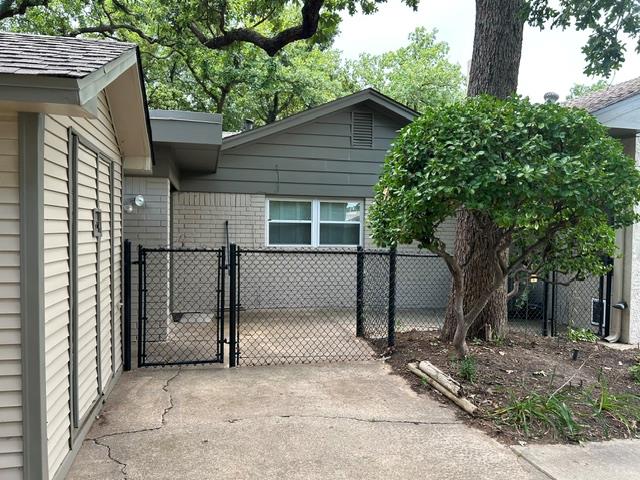 7325 Nw 21st Street Property Photo 6