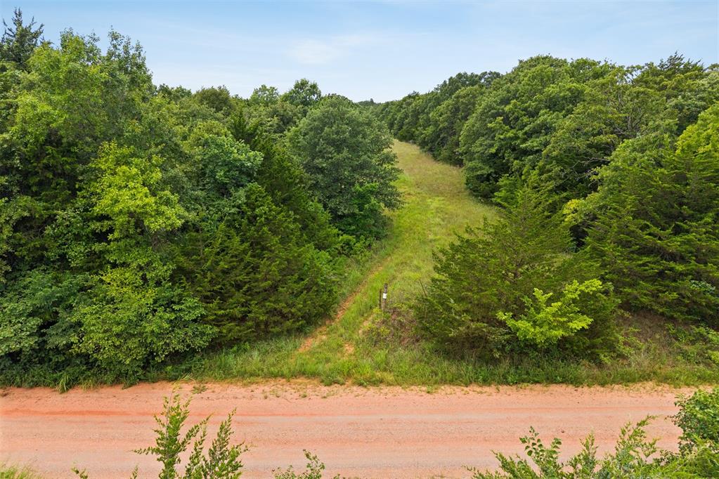 N Harrah Road Property Photo 16