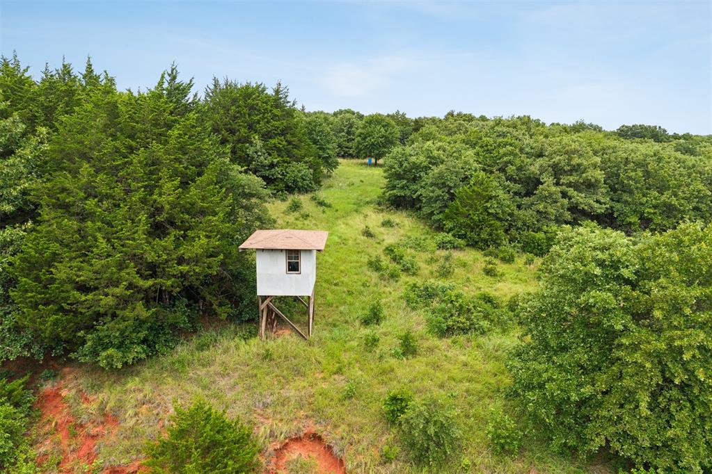 N Harrah Road Property Photo 30