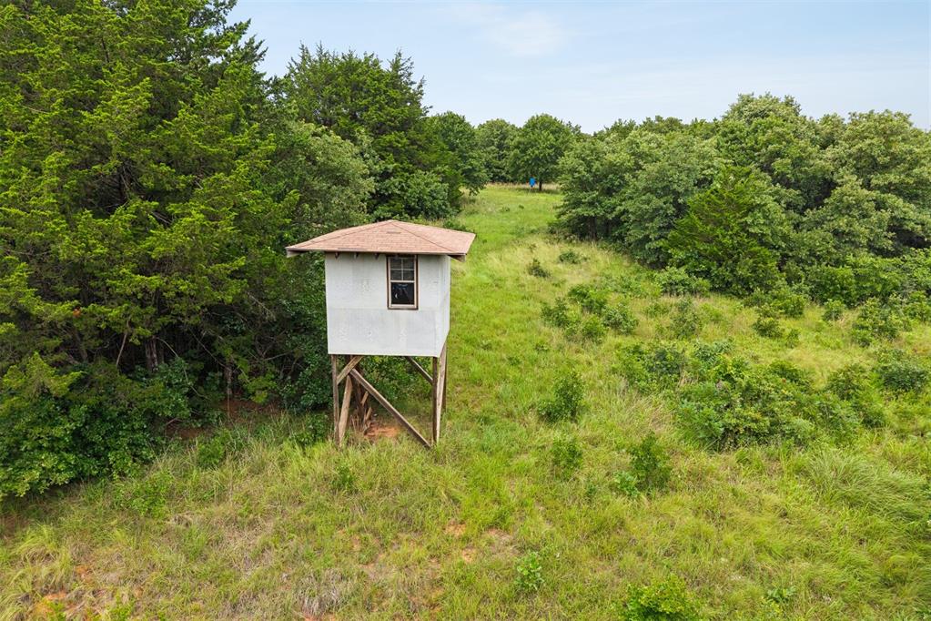 N Harrah Road Property Photo 31