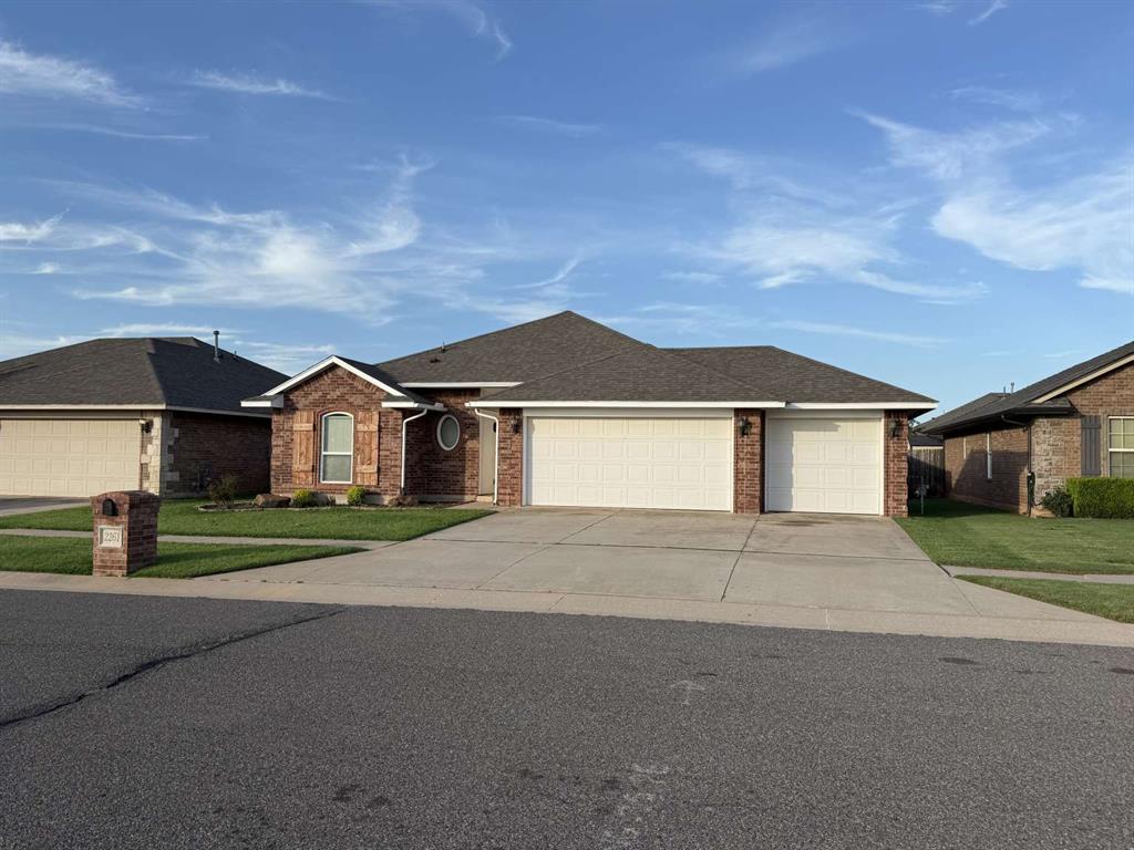 2261 Blue Jay Drive Property Photo 3