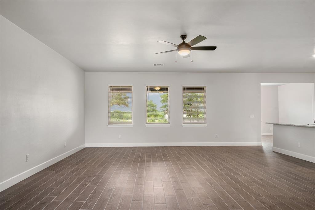 2386 Clubhouse Drive Property Photo 3