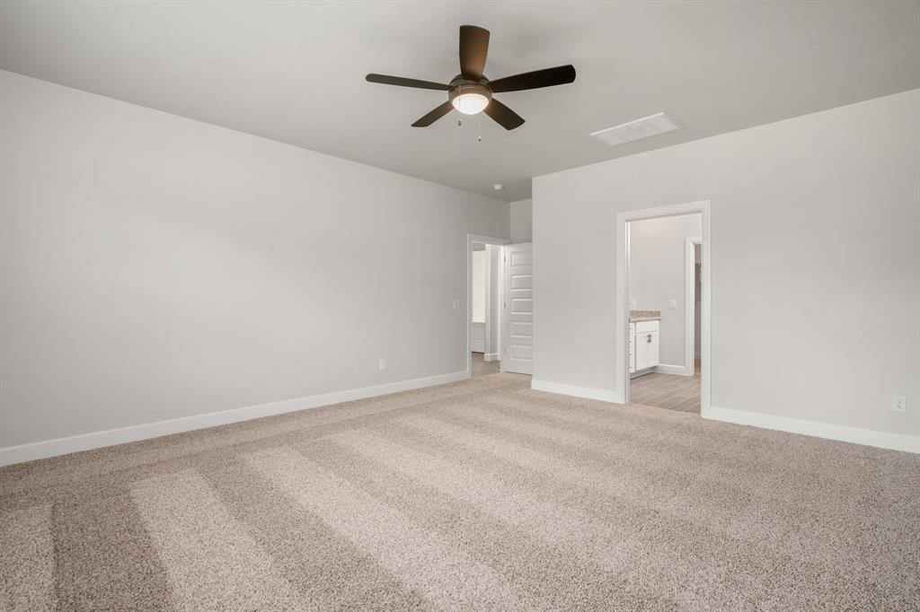 2386 Clubhouse Drive Property Photo 4