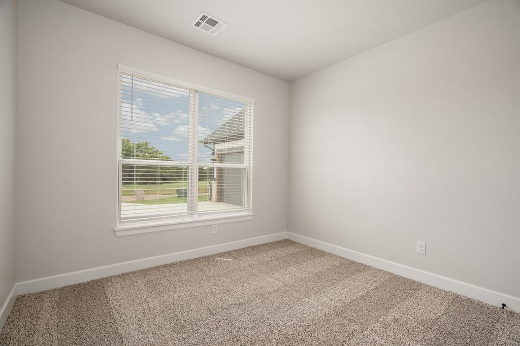 2386 Clubhouse Drive Property Photo 7