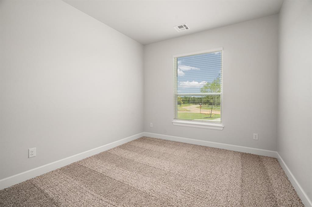 2386 Clubhouse Drive Property Photo 8