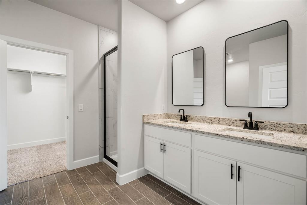 2375 Clubhouse Drive Property Photo 8