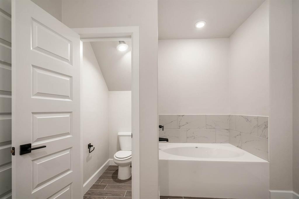 2375 Clubhouse Drive Property Photo 9