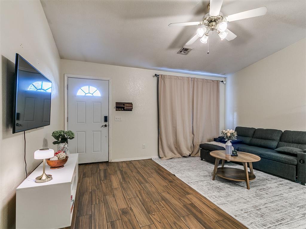414 English Elm Lane Property Photo 2
