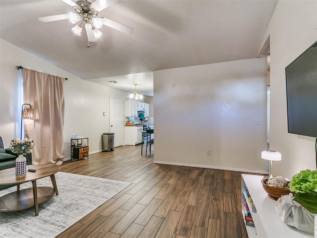 414 English Elm Lane Property Photo 3