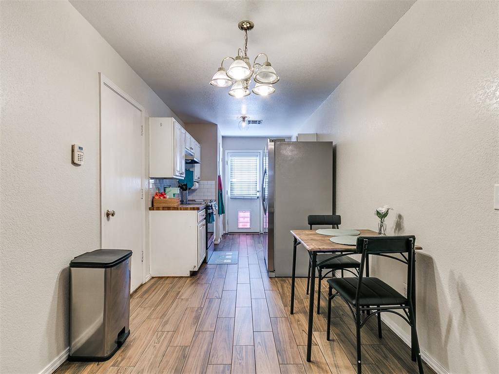 414 English Elm Lane Property Photo 4