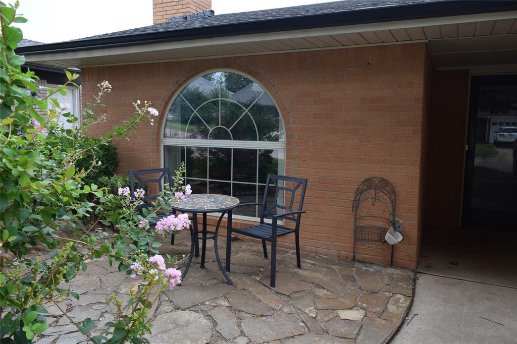 3649 Sunvalley Drive Property Photo 2
