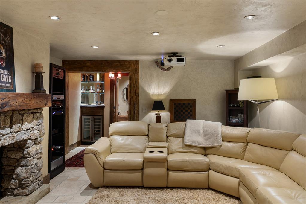 6638 Avondale Drive Property Photo 37