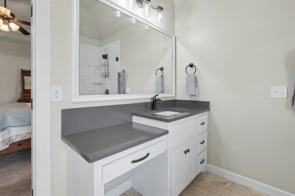 8421 Nw 134th Street Property Photo 18