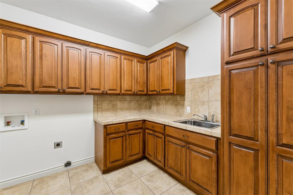 4913 Wellman Way Property Photo 23