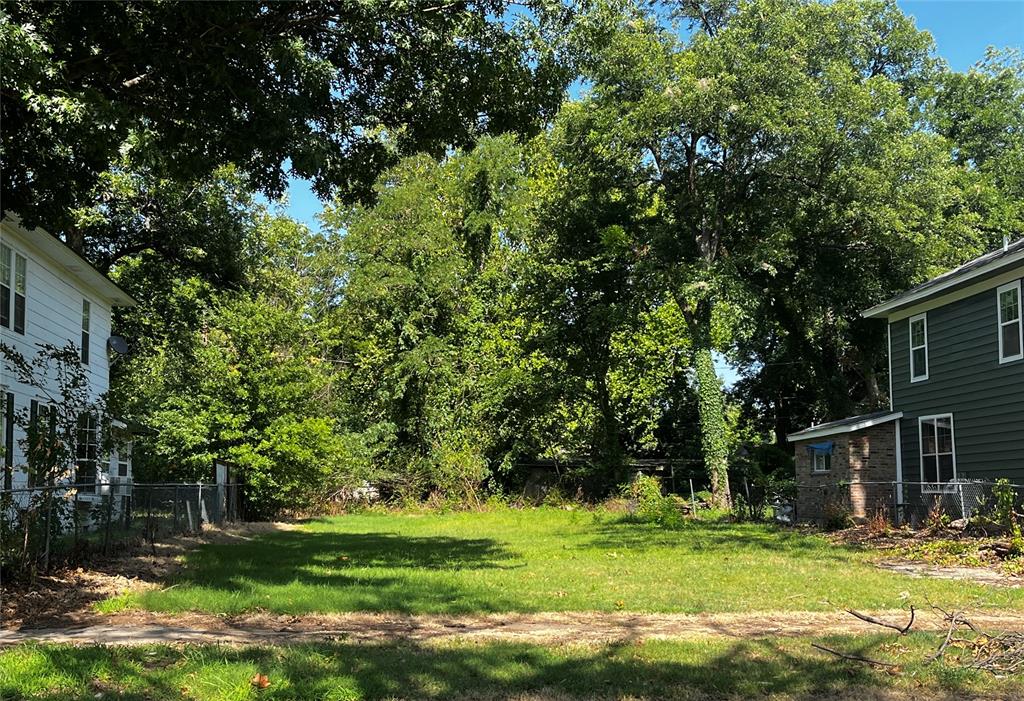 627 N Louisa Street Property Photo 2