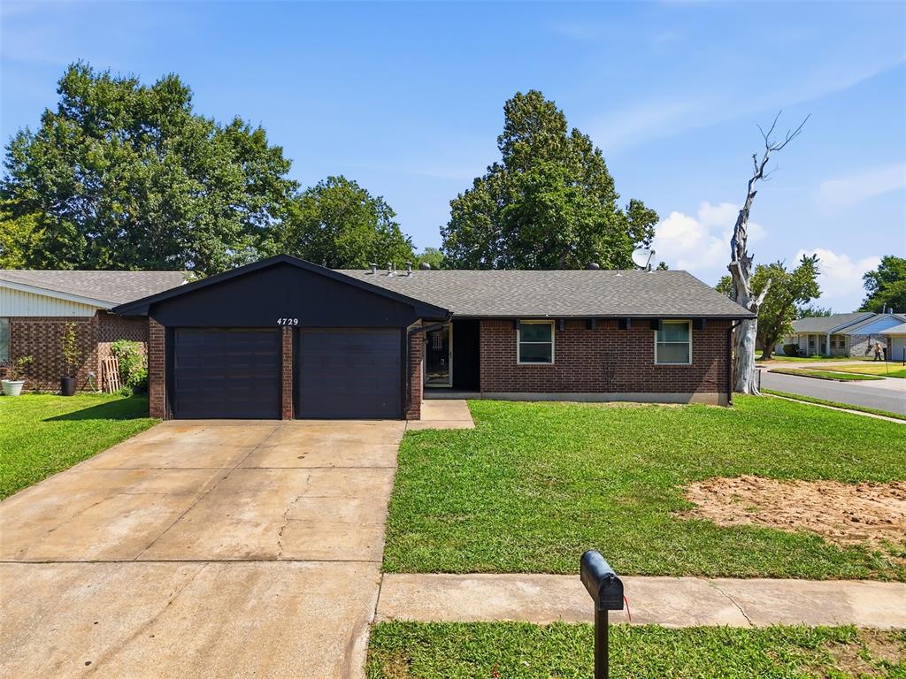 4729 SE 48th Street Property Photo 1