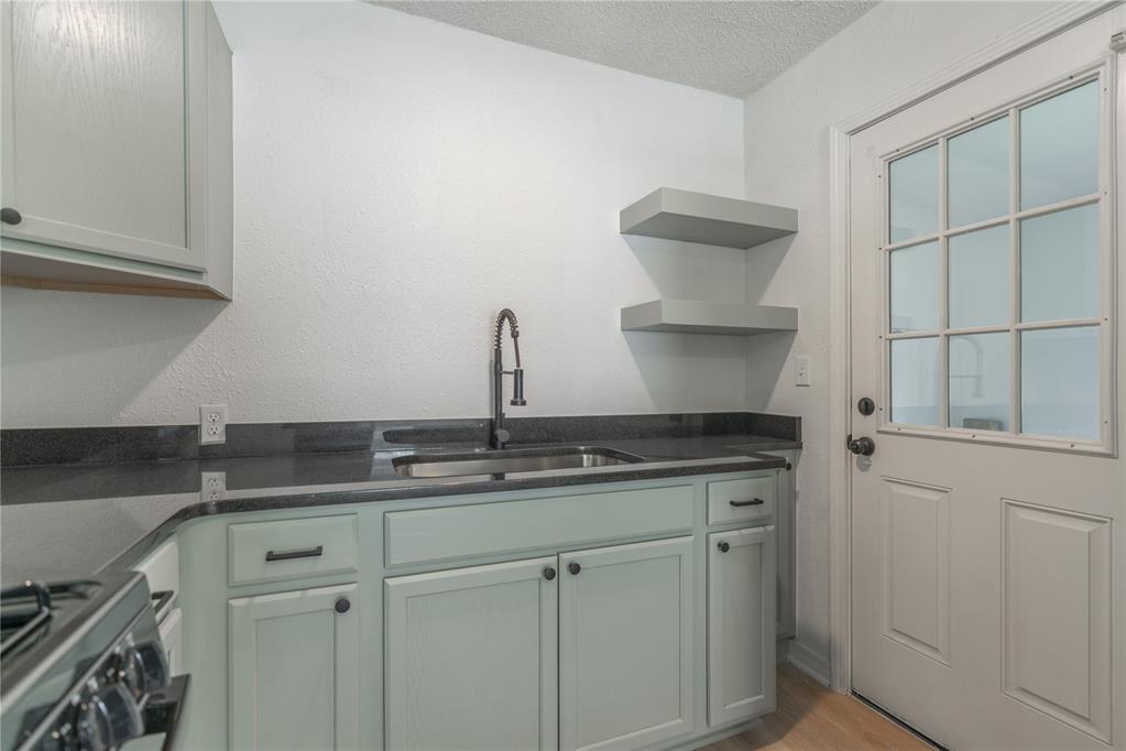3405 S Woodward Avenue Property Photo 10