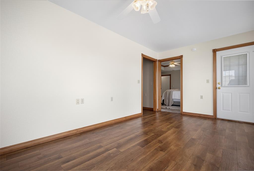 922 Blue Bird Terrace Property Photo 10