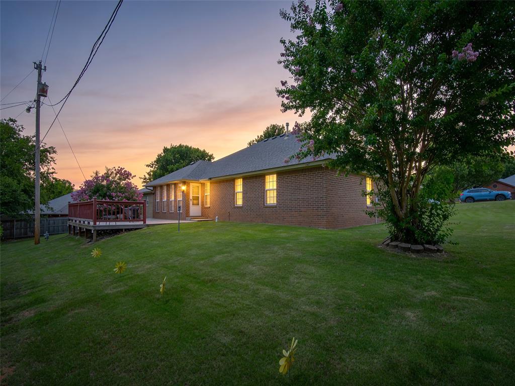 922 Blue Bird Terrace Property Photo 45
