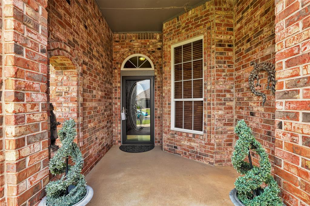 16708 Covington Manor Property Photo 4