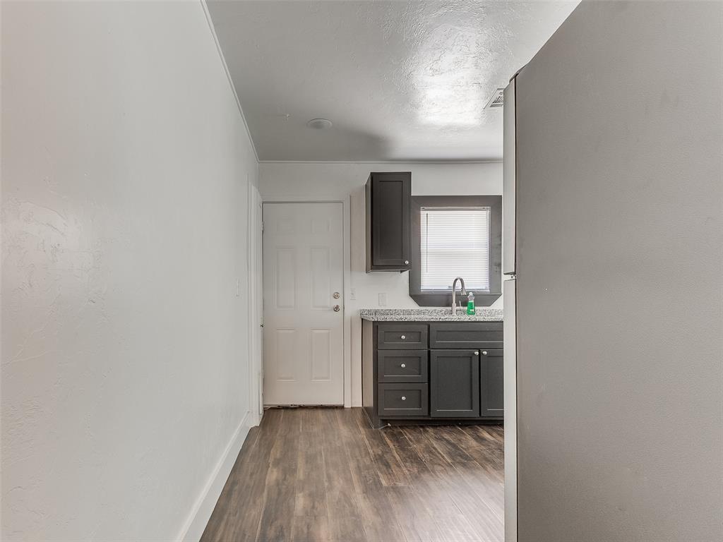 1908 N Blackwelder Avenue Property Photo 12